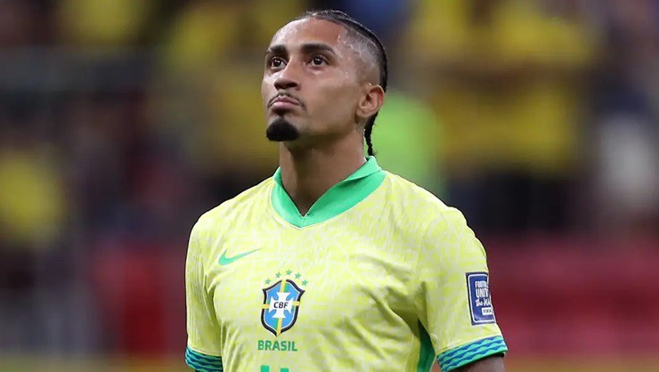 Tin mới nhất bóng đá tối 20/11: Raphinha ví Brazil chơi như địa ngục - 1