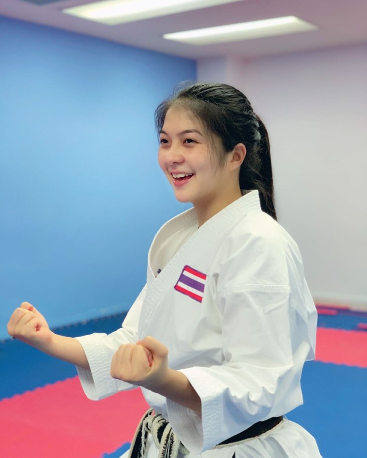 Hot girl karate có nhan sắc hút hồn, dấn thân vào ngành giải trí Thái Lan - 1