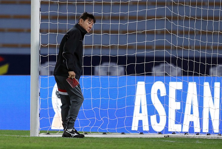 HLV Shin Tae Yong “soi” sân Việt Trì, Ronaldo háo hức đấu ĐT Việt Nam - 4