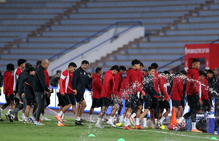 HLV Shin Tae Yong “soi” sân Việt Trì, Ronaldo háo hức đấu ĐT Việt Nam - 6