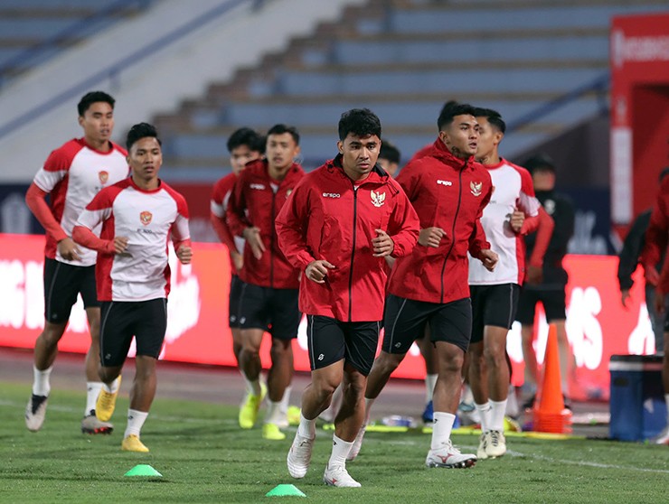 HLV Shin Tae Yong “soi” sân Việt Trì, Ronaldo háo hức đấu ĐT Việt Nam - 1