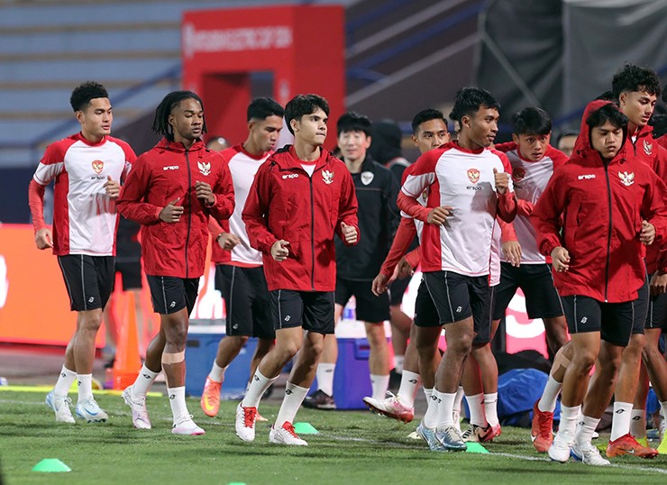 HLV Shin Tae Yong “soi” sân Việt Trì, Ronaldo háo hức đấu ĐT Việt Nam - 7