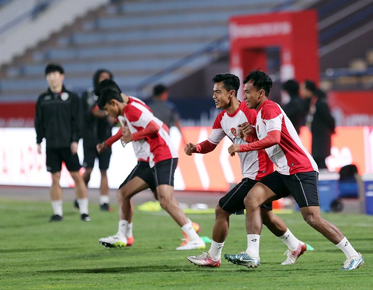 HLV Shin Tae Yong “soi” sân Việt Trì, Ronaldo háo hức đấu ĐT Việt Nam - 8