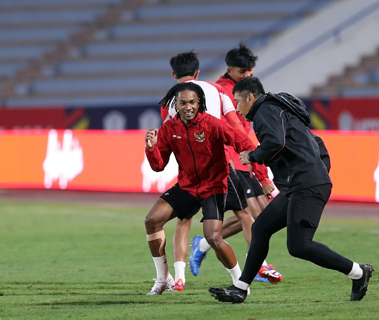 HLV Shin Tae Yong “soi” sân Việt Trì, Ronaldo háo hức đấu ĐT Việt Nam - 9
