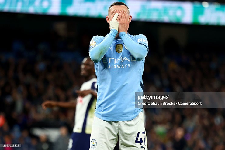 Foden tụt dốc không phanh, Man City khó xử trước derby Manchester - 3