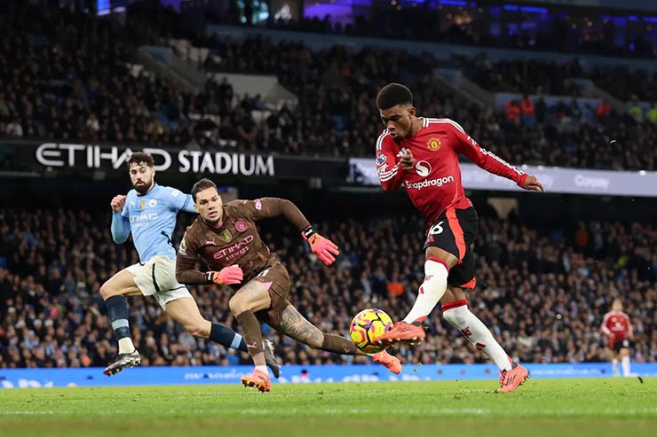 Rashford - Garnacho bị gạch tên ở derby Manchester, HLV Amorim nói thẳng lý do - 2