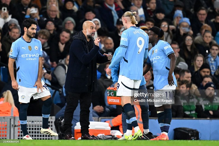 Pep Guardiola trong cơn khủng hoảng: "Thuyết âm mưu" muốn bị sa thải? - 2