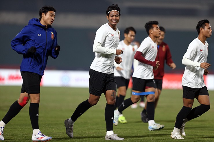 Cựu "Vua phá lưới" AFF Cup khoe tài ở Việt Trì, chờ gây bất ngờ với ĐT Việt Nam - 4