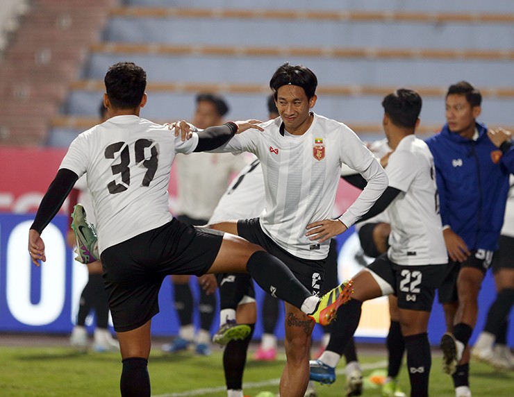 Cựu "Vua phá lưới" AFF Cup khoe tài ở Việt Trì, chờ gây bất ngờ với ĐT Việt Nam - 8