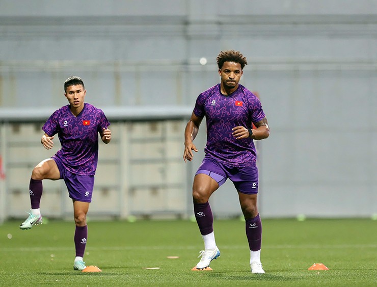 Xuân Son hưng phấn chờ phá lưới Singapore, ĐT Việt Nam làm quen sân Jalan Besar - 8