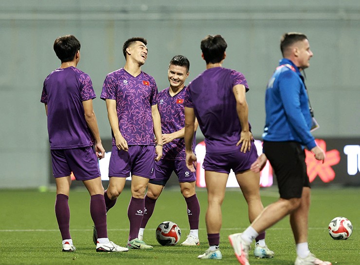 Xuân Son hưng phấn chờ phá lưới Singapore, ĐT Việt Nam làm quen sân Jalan Besar - 5