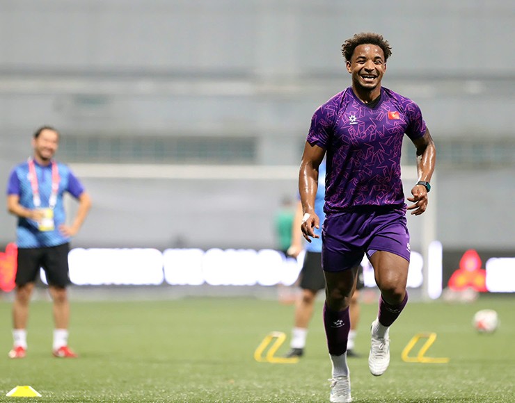 Xuân Son hưng phấn chờ phá lưới Singapore, ĐT Việt Nam làm quen sân Jalan Besar - 9