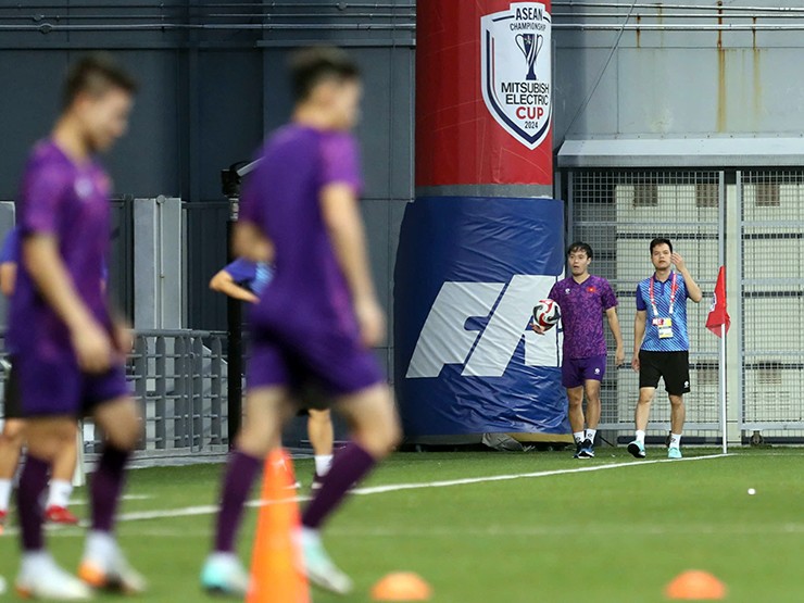 Xuân Son hưng phấn chờ phá lưới Singapore, ĐT Việt Nam làm quen sân Jalan Besar - 3