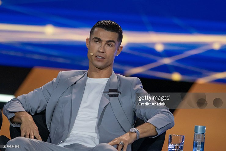 Ronaldo tố QBV FIFA "không trung thực", tiết lộ kế hoạch tương lai làm ông chủ - 1