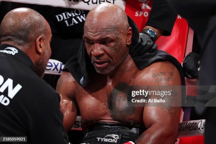 VĐV được tìm kiếm nhiều nhất năm: Võ sĩ bị tố "giả gái" xếp trên Mike Tyson và Yamal - 9