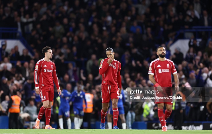 Phòng thay đồ Liverpool dậy sóng: Salah & Van Dijk bị nghi ngờ đạo đức nghề nghiệp - 2