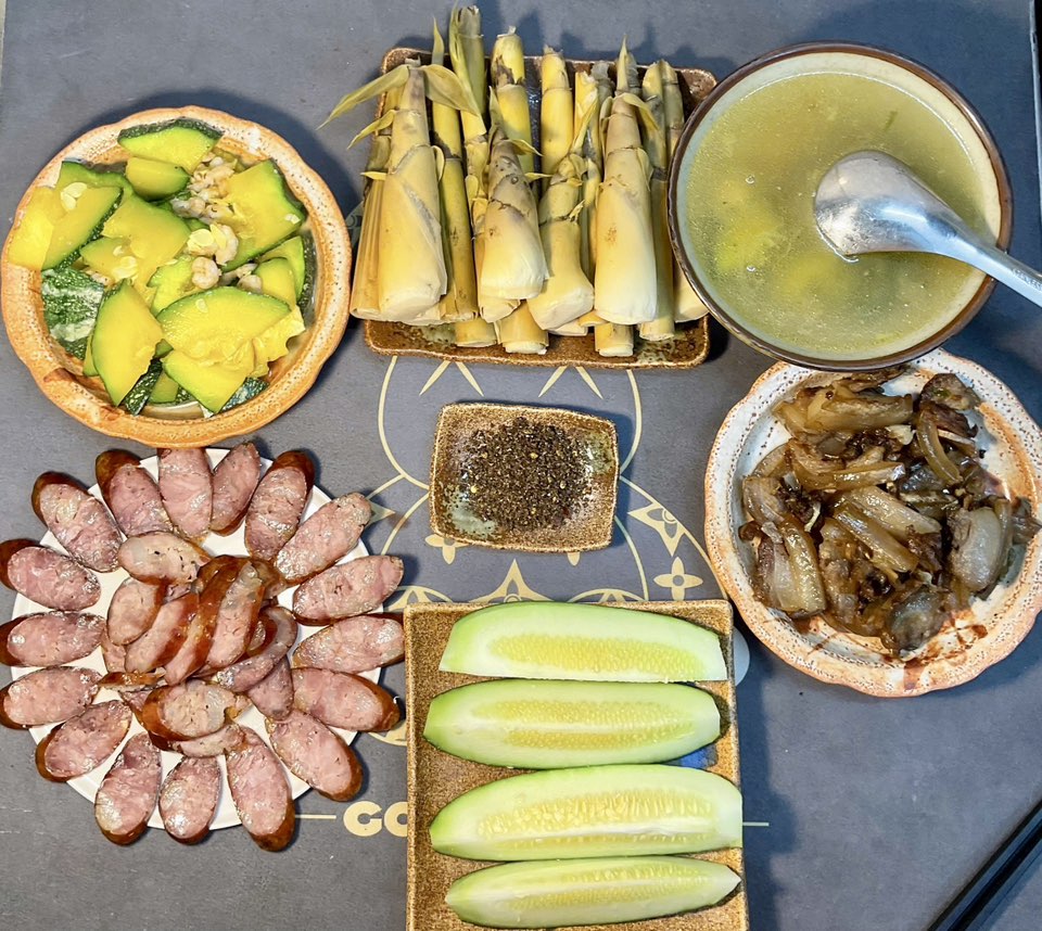 Những mâm cơm bình dị, ấm cúng khiến ai đi xa cũng nhớ nhà - 1