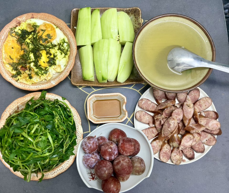 Những mâm cơm bình dị, ấm cúng khiến ai đi xa cũng nhớ nhà - 13