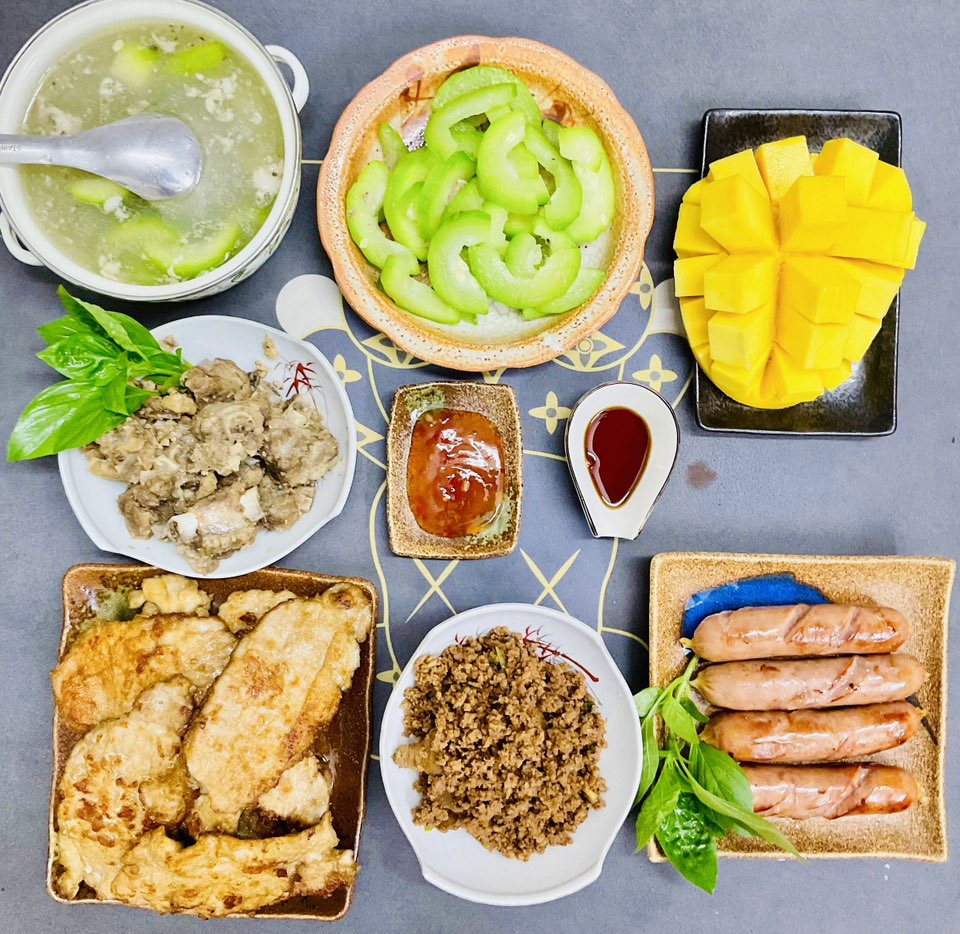 Những mâm cơm bình dị, ấm cúng khiến ai đi xa cũng nhớ nhà - 15