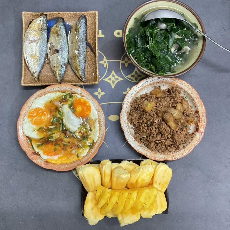 Những mâm cơm bình dị, ấm cúng khiến ai đi xa cũng nhớ nhà - 18