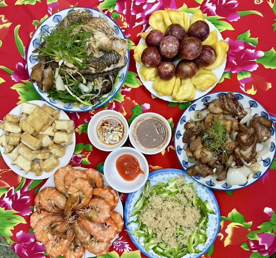 Những mâm cơm bình dị, ấm cúng khiến ai đi xa cũng nhớ nhà - 8