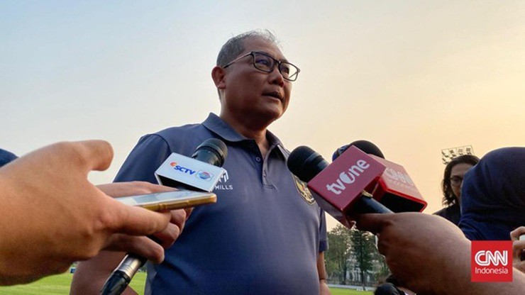 Indonesia họp khẩn "phán xử" HLV Kluivert - 1