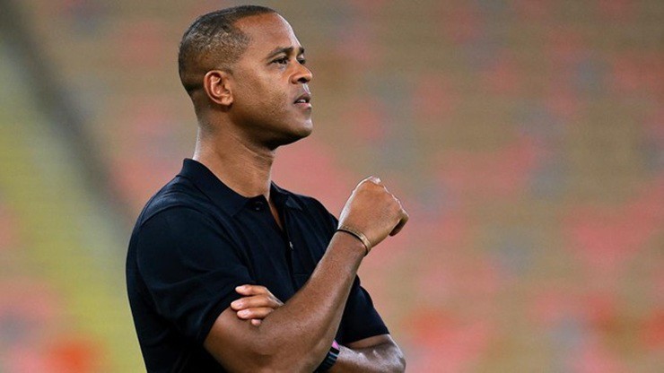 Nóng Indonesia sa thải HLV Kluivert sau khi tan mộng dự World Cup - 1