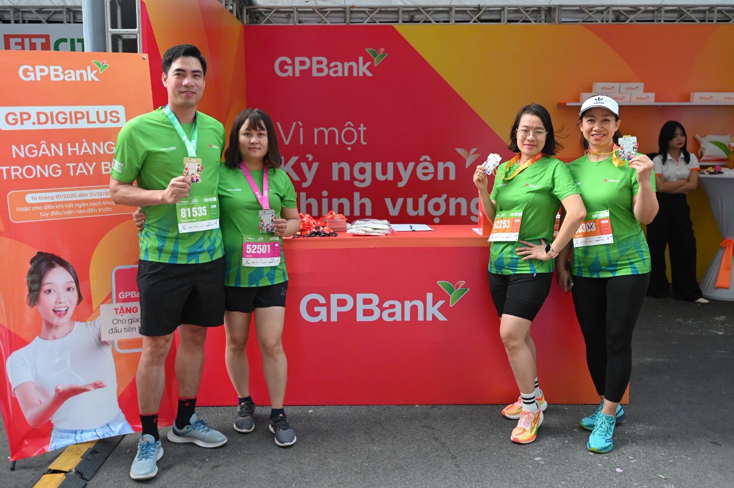Hàng nghìn người trải nghiệm “Trạm tiếp năng lượng thịnh vượng” của GPBank tại VPIM 2025 - 6