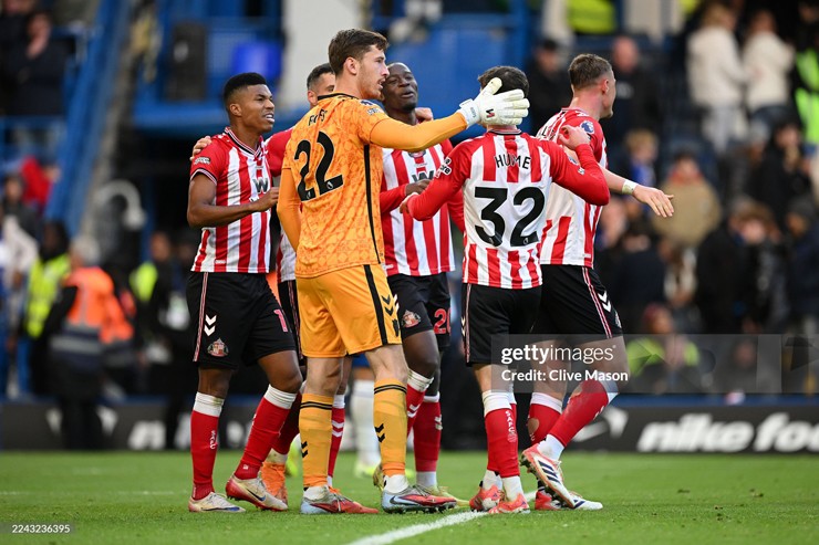 Ngoại hạng Anh và sự khởi đầu kỳ lạ: Vì sao đội bóng nhỏ "đè đầu" các ông lớn? - 2