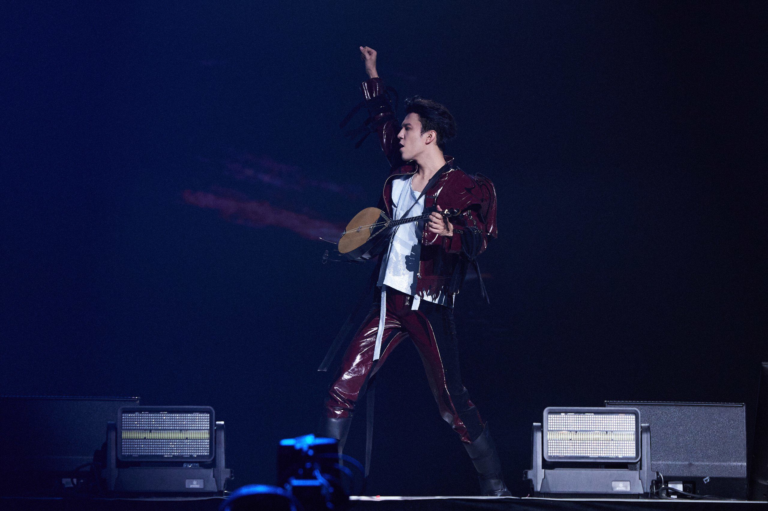 Dimash Kudaibergen: Tại sao cả thế giới “phát cuồng” trước một giọng hát? - 1