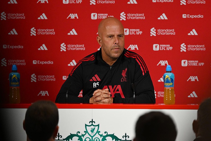 Tin mới nhất bóng đá sáng 1/11: Mbeumo hay nhất MU, 149 trọng tài bị cấm vì tiêu cực - 1