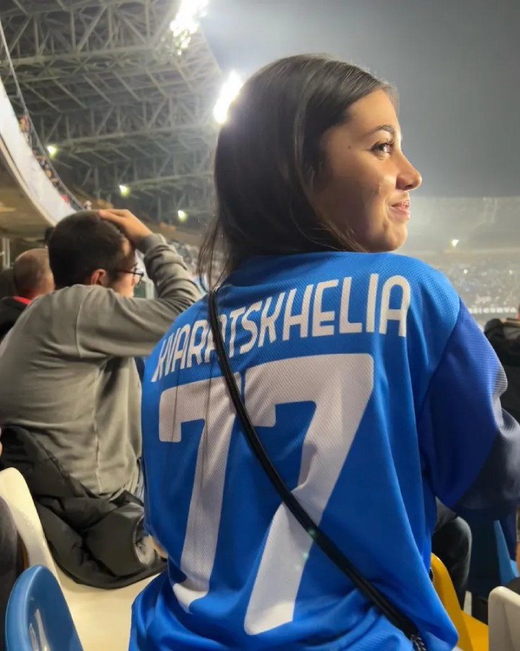 "Tay chơi" Yamal bị đồn qua lại với người mẫu Ý, vẻ đẹp phồn thực vạn người mê - 3