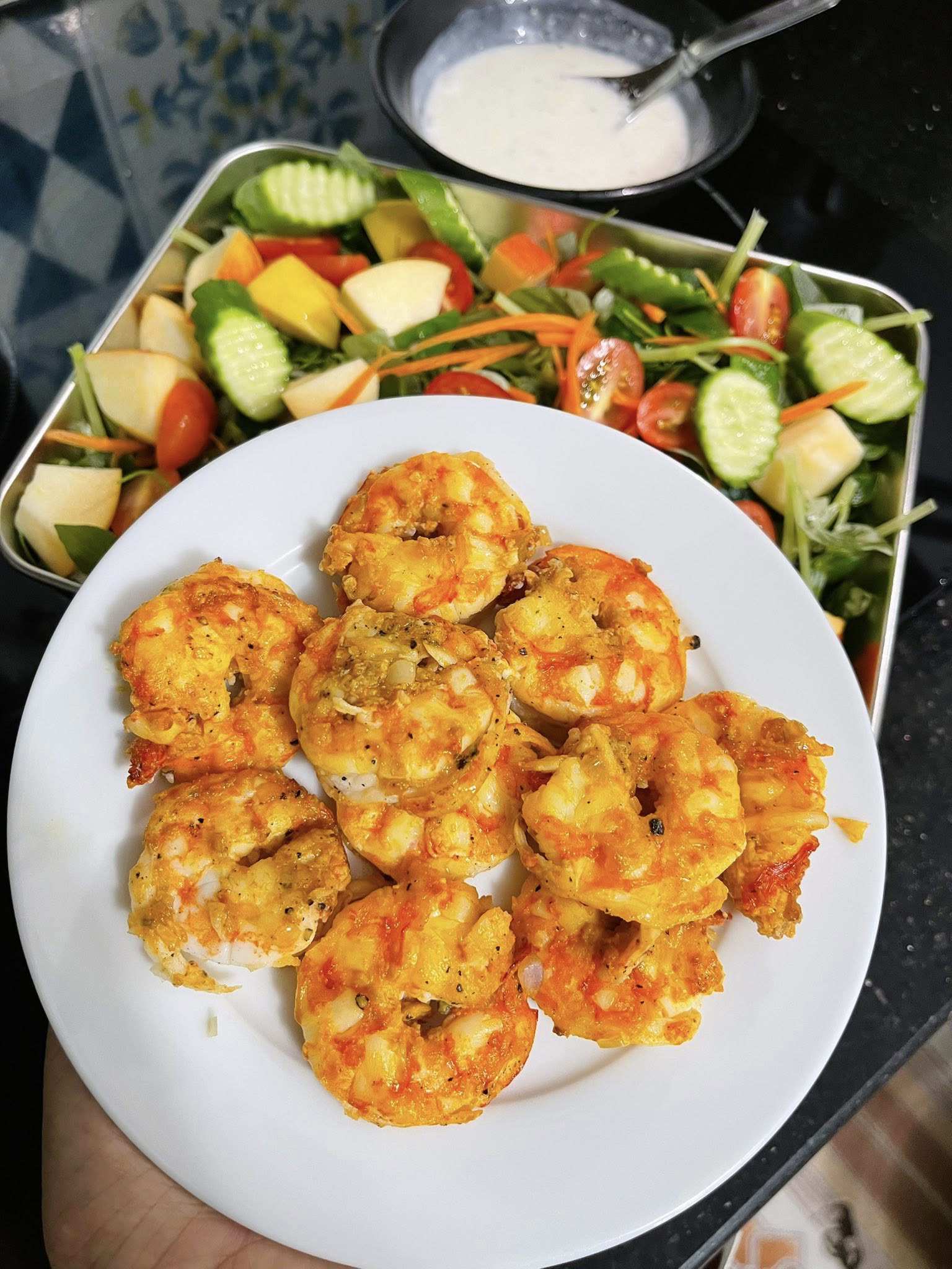 Tôm vừa ngon vừa bổ nhưng luộc mãi cũng chán, làm món này bao nhiêu cũng hết - 4