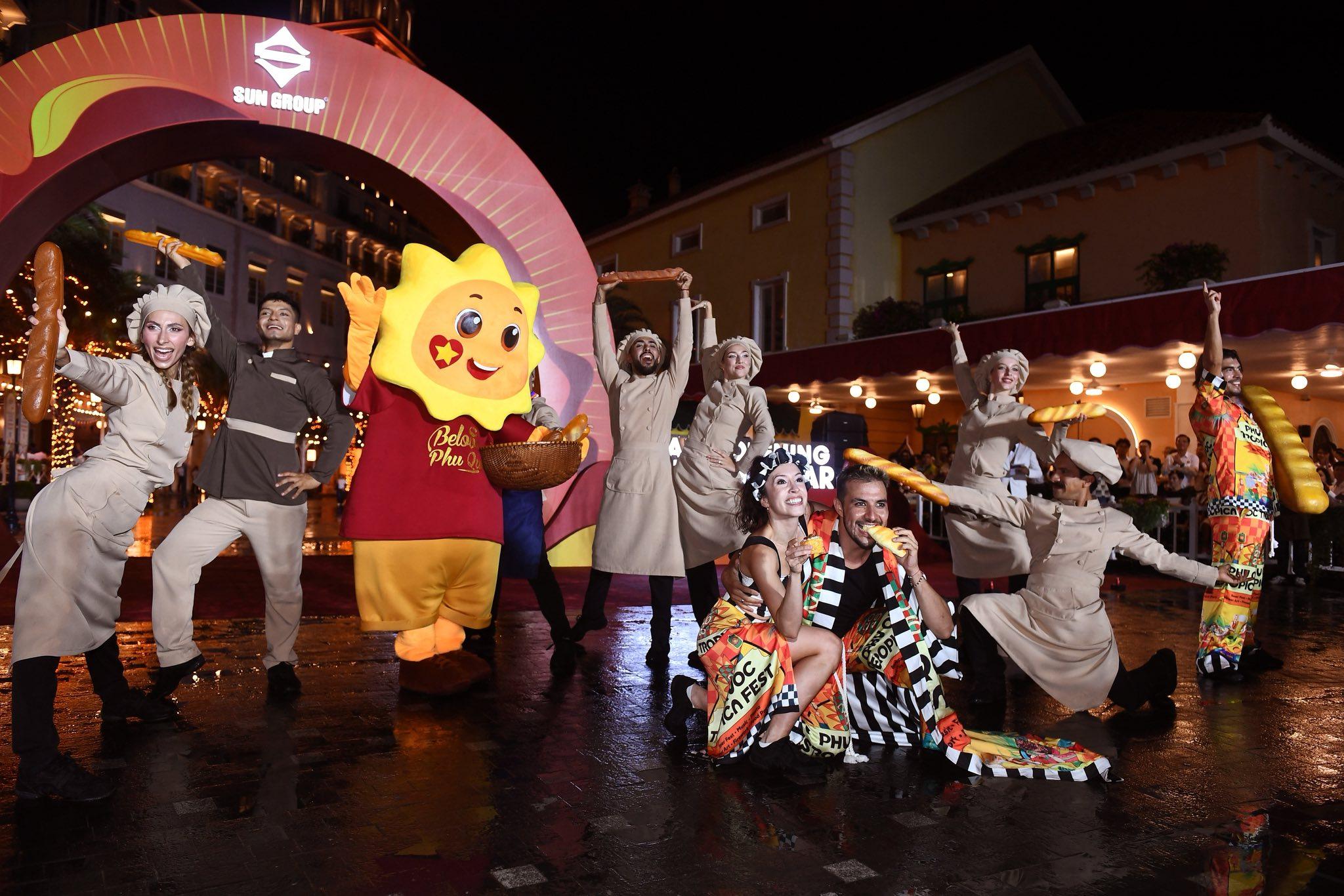 Từ bình minh tới đêm muộn: 5 trải nghiệm đỉnh cao không thể bỏ lỡ ở Phú Quốc - 1