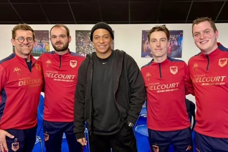 CLB của chủ tịch Mbappe khủng hoảng, siêu sao khẩu chiến dữ dội với rapper - 2