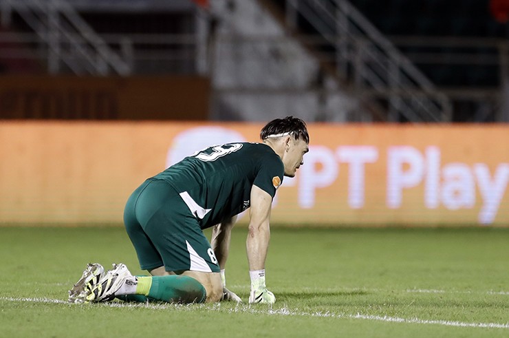 Thủ môn Văn Lâm vỡ òa như vô địch V-League khi Ninh Bình thắng nghẹt thở 4-3 - 3