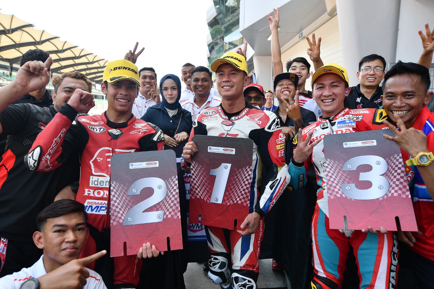 Bùng nổ tại Malaysia Superbike Championship 2025 (MSBK): Honda Racing Vietnam (HRVt) khép lại mùa giải với loạt podium ấn tượng! - 4