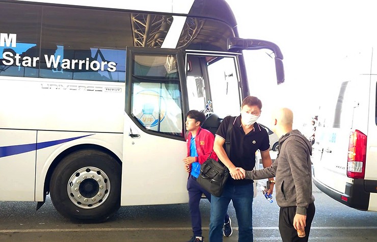 Xuân Son cực ngầu cùng ĐT Việt Nam lên đường đi đấu Lào - 16