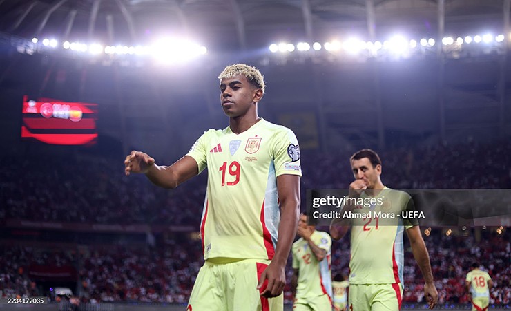 Yamal lo sợ bỏ lỡ World Cup: Barca giấu tin chấn thương khiến Tây Ban Nha “sốc” - 2