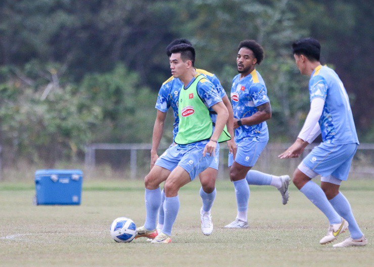 Hai Long bật mí ĐT Việt Nam sẽ mang đến bất ngờ ở trận gặp Lào - 9