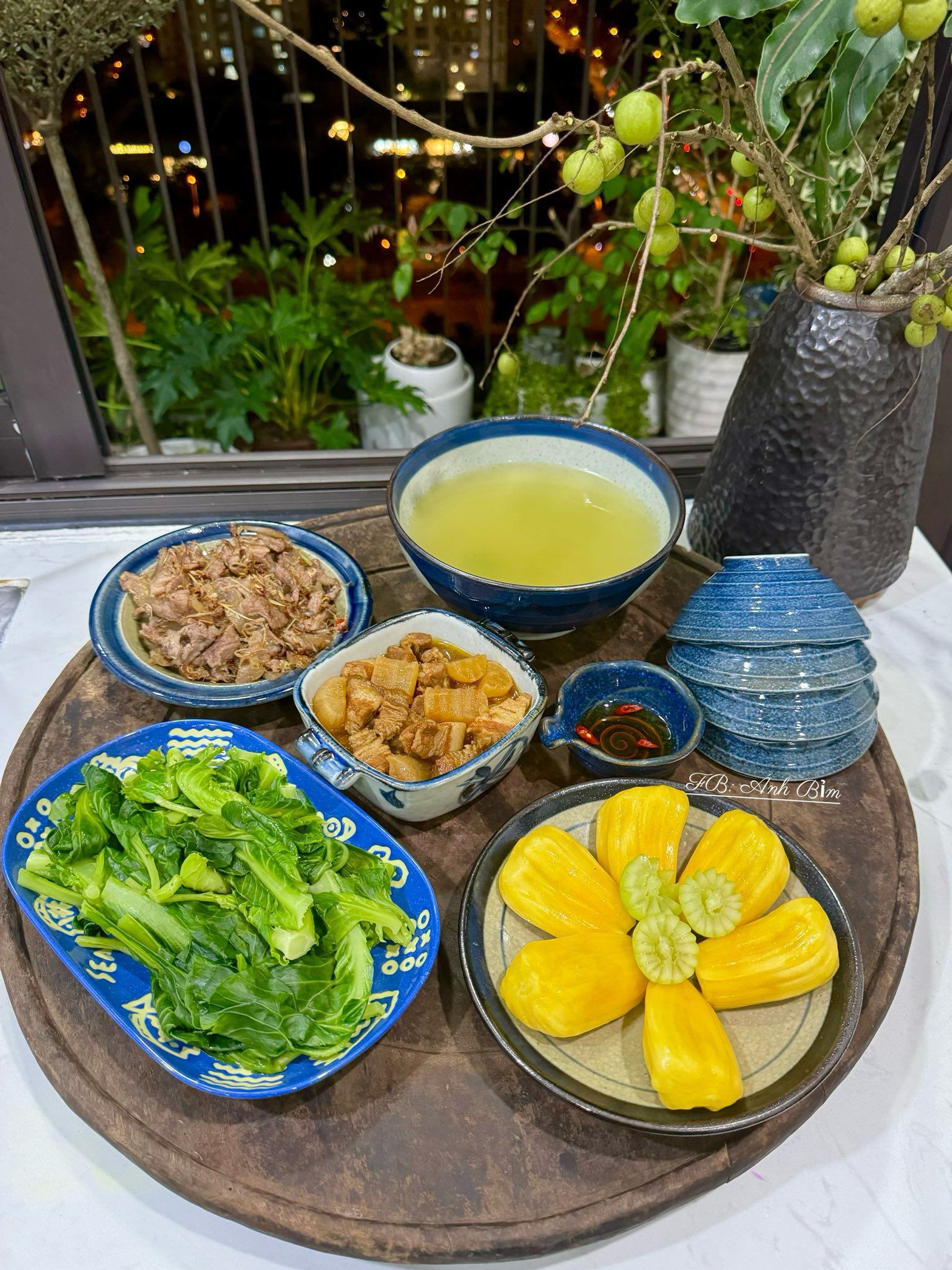 Mẹ đảm vào bếp mỗi ngày khiến chồng con "nghiện" cơm nhà - 2