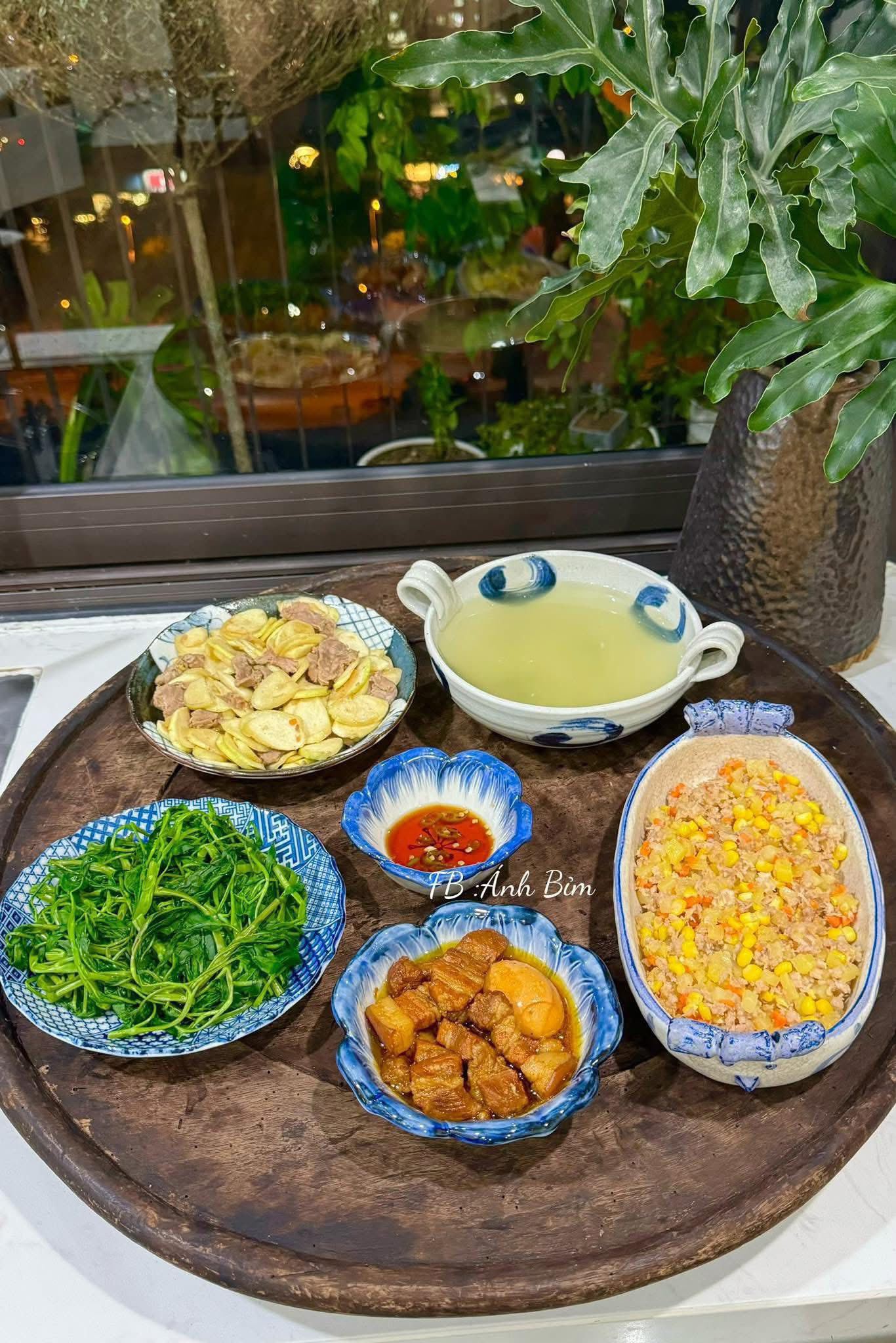 Mẹ đảm vào bếp mỗi ngày khiến chồng con "nghiện" cơm nhà - 7