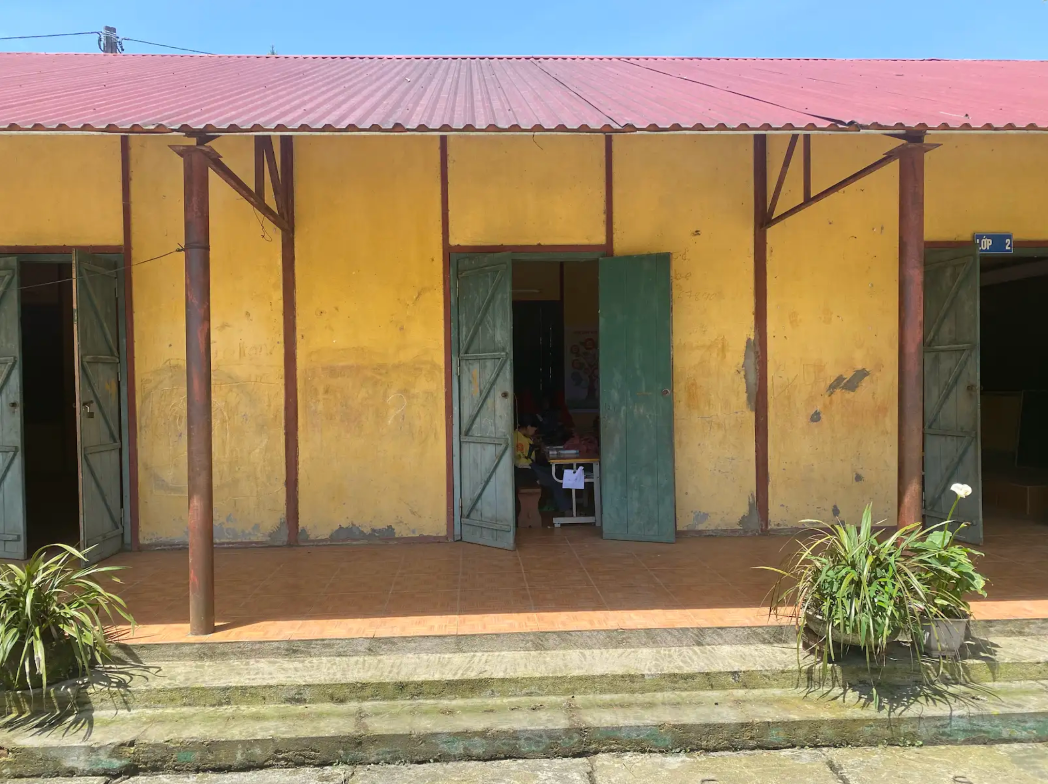 UNIQLO khởi động Tuần lễ Cảm Ơn, góp doanh thu UT Mickey Mouse xây thêm 2 điểm trường - 3