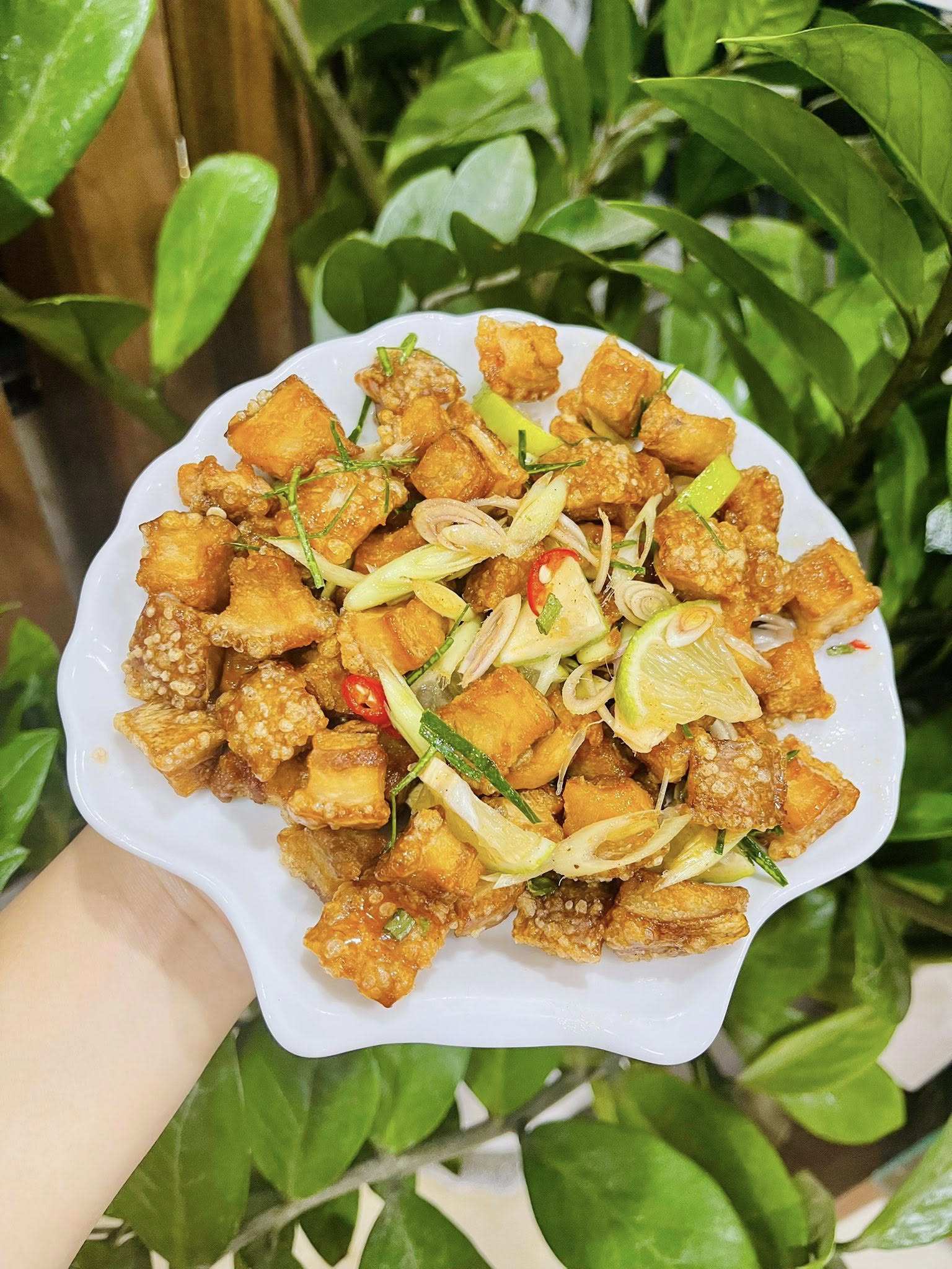 Cách biến tóp mỡ thành món nhậu siêu ngon, tốn mồi - 1