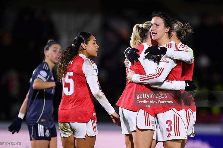Rực lửa Cúp C1 nữ: Arsenal ngược dòng đả bại Real Madrid, MU thua thảm 2-5 - 1