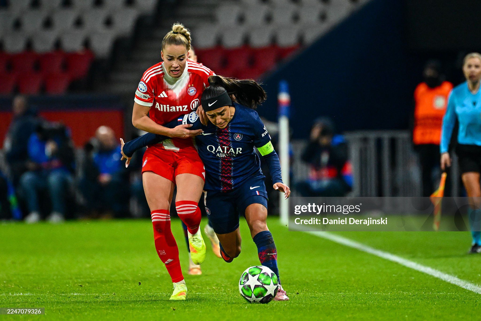 Rực lửa cúp C1 nữ: Chelsea đại chiến Barcelona, Bayern ngược dòng trước PSG - 2