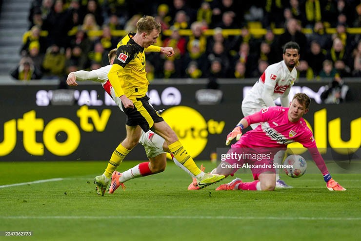 Video bóng đá Dortmund - Stuttgart: Rượt đuổi 6 bàn, hat-trick choáng váng (Bundesliga) - 1