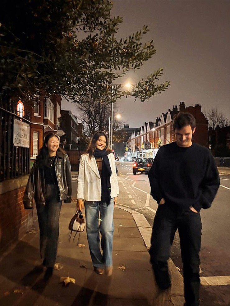 Mỹ nhân tennis Raducanu dính nghi án có bạn trai mới, Alcaraz lại bị "réo tên" - 1