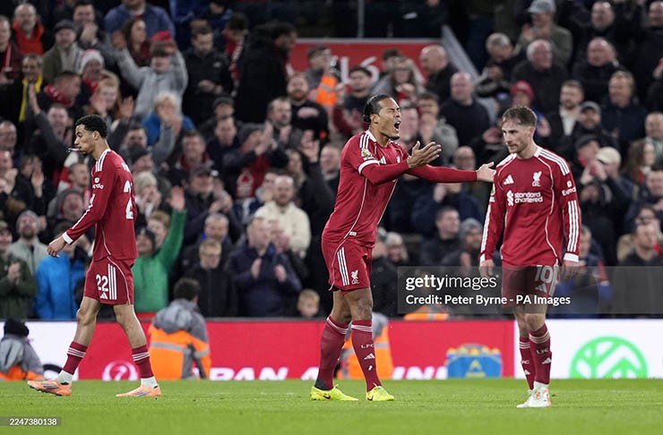 Liverpool định đoạt ghế nóng trận gặp West Ham, Slot trở thành Ten Hag 2.0? - 2