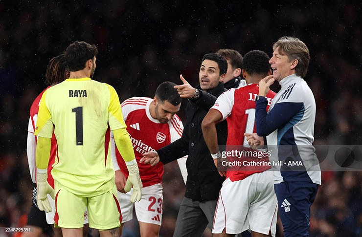 Arsenal "tự bắn vào chân", cẩn thận Man City phá bĩnh giấc mơ 22 năm - 2